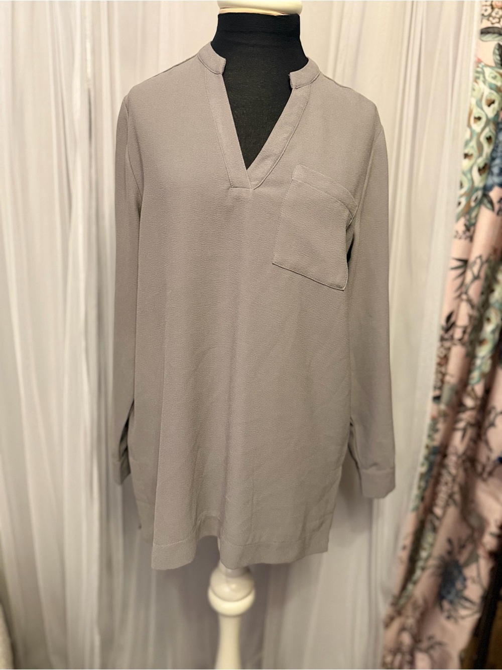 Mud Pie Gray Split Neck Tunic Blouse Size Small Long Sleeve Pocket Top
